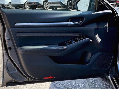 Used 2021 Nissan Altima 2.5 SL image 9