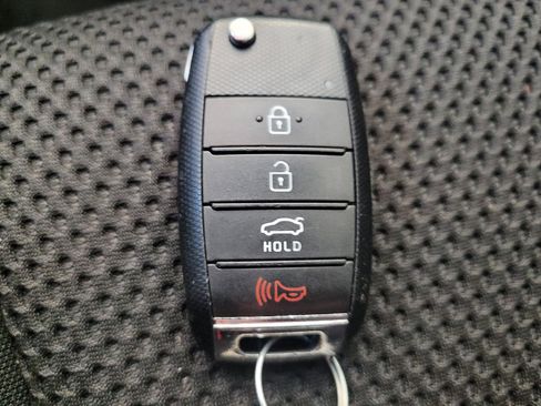 Used 2020 Kia Optima LX FWD image 32