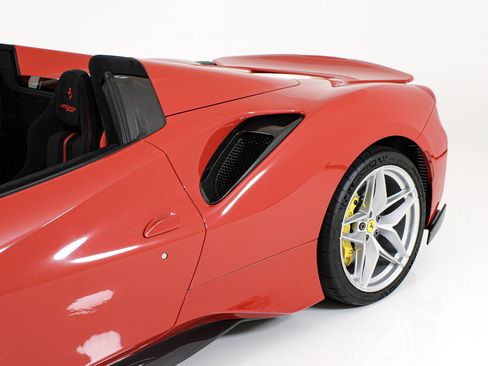 Certified 2019 Ferrari 488 Pista Spider RWD image 6