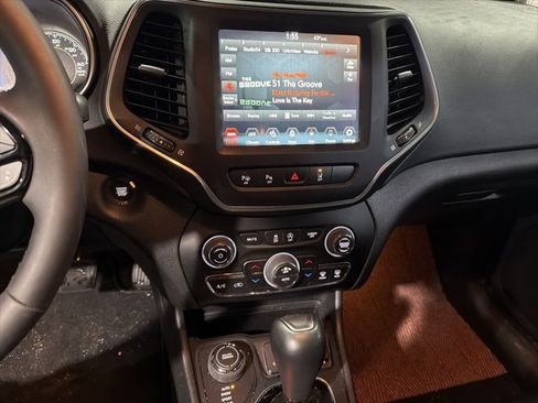 Used 2023 Jeep Cherokee Altitude Lux image 8