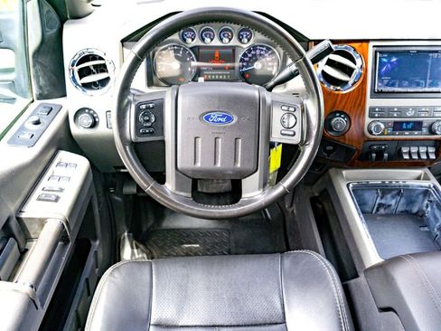 Used 2011 Ford F250 Lariat w/ Lariat Interior Pkg AWD/4WD image 25