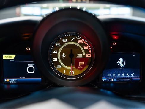 Certified 2021 Ferrari F8 Tributo RWD image 38