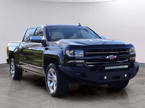 Used 2017 Chevrolet Silverado 1500 LTZ Z71 w/ LTZ Plus Package image 3