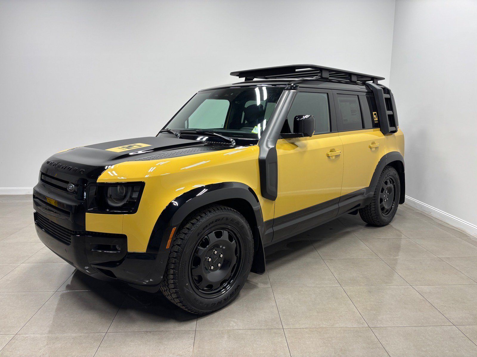 New 2026 Land Rover Defender 110 AWD/4WD image 1