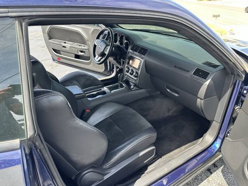 Used 2014 Dodge Challenger R/T RWD image 17