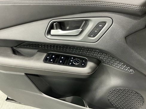 Used 2024 Nissan Ariya FWD image 19