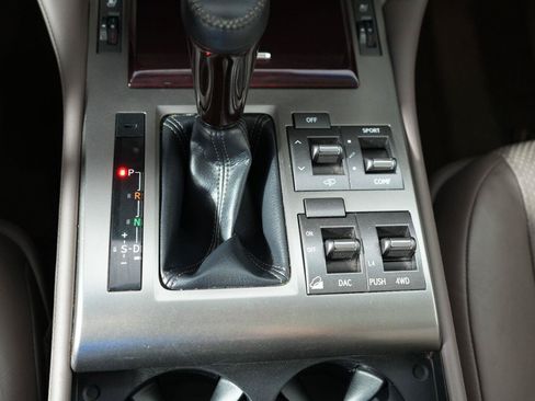 Used 2019 Lexus GX 460 Luxury w/ Preferred Accessory Package AWD/4WD image 19