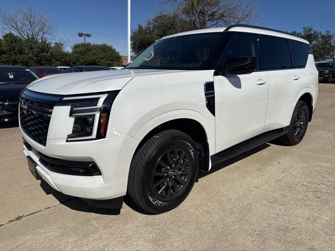 Certified 2025 Nissan Armada SV image 7