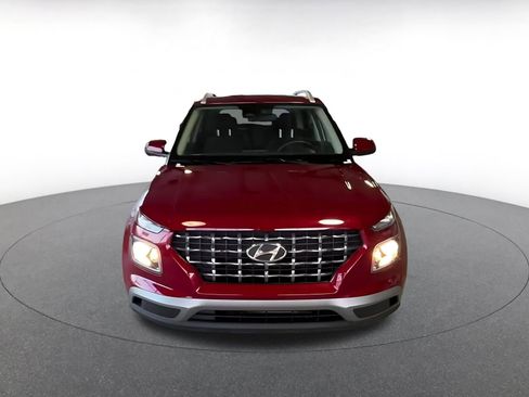 Used 2025 Hyundai Venue SEL image 5