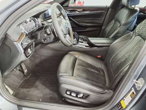 Used 2018 BMW M550i xDrive AWD/4WD image 12
