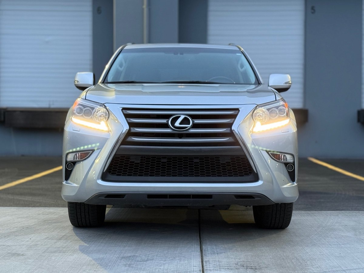 Used 2018 Lexus GX 460 Premium w/ Premium Package AWD/4WD image 9
