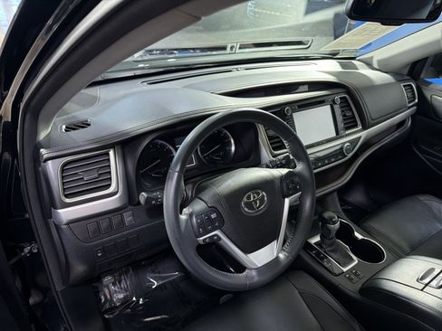 Used 2016 Toyota Highlander XLE AWD/4WD image 19