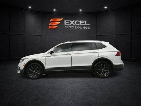 Used 2022 Volkswagen Tiguan SE w/ Panoramic Sunroof Package image 32