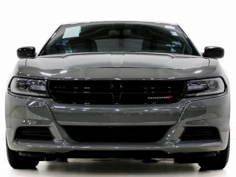Used 2019 Dodge Charger SXT image 2