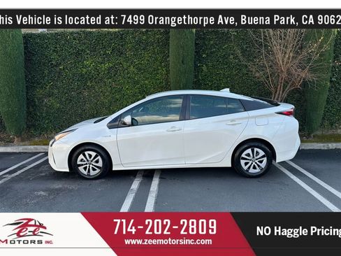 Used 2016 Toyota Prius Three image 10