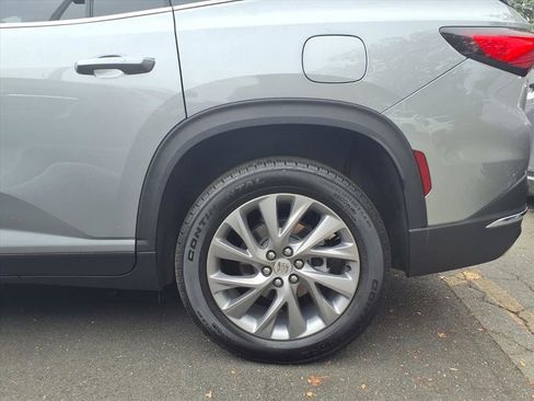 Used 2025 Buick Enclave Preferred w/ Power Package image 7