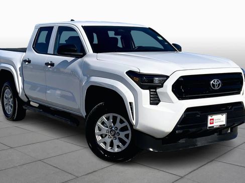 Used 2024 Toyota Tacoma SR image 2