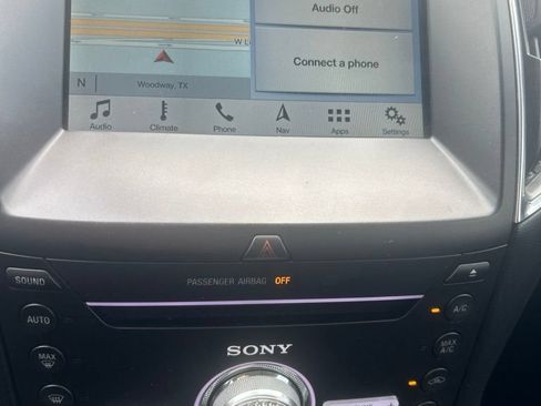 Used 2018 Ford Edge Titanium w/ Equipment Group 301A FWD image 7