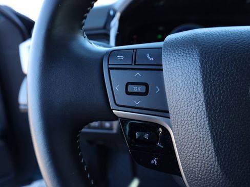 Used 2025 Toyota Camry SE image 21