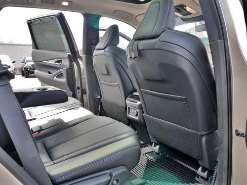 Used 2024 INFINITI QX60 Luxe w/ Vision Package image 11