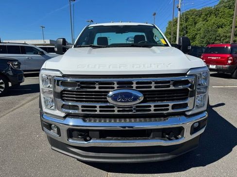 Used 2025 Ford F550 2WD Regular Cab Super Duty w/ XL Chrome Package image 2