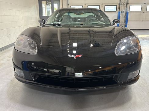 Used 2005 Chevrolet Corvette Coupe w/ Preferred Equipment Group RWD image 8