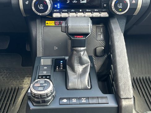 Certified 2025 Toyota Tacoma TRD Off-Road w/ TRD Off Road Premium Package AWD/4WD image 28