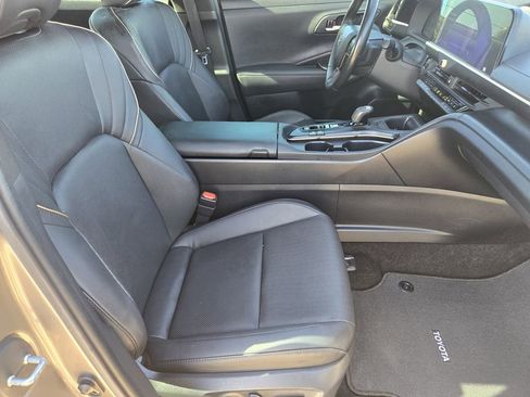 Used 2023 Toyota Crown image 16