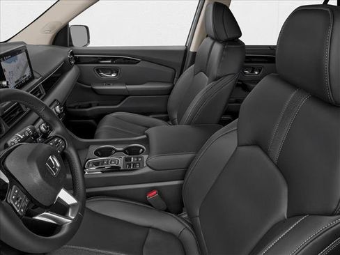 New 2025 Honda Pilot Touring image 6