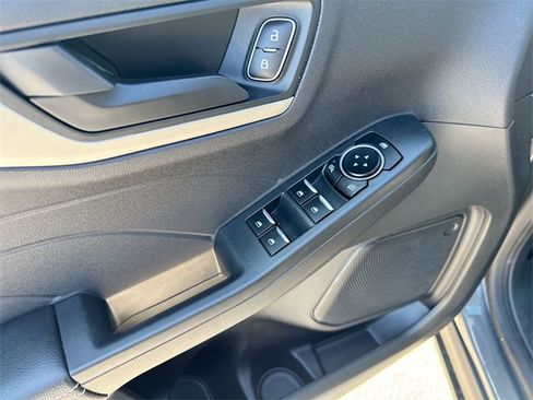 Certified 2022 Ford Escape SE w/ SE Sport Appearance Package image 19