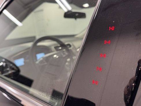 Used 2018 Ford Fusion SE w/ Fusion SE Technology Package image 32