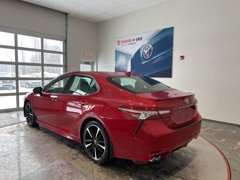 Used 2019 Toyota Camry XSE image 5