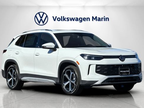 New 2026 Volkswagen Tiguan SE image 7