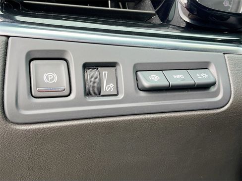 Used 2024 Cadillac XT6 Sport w/ LPO, ONYX Package image 10