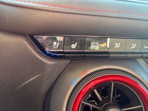 Used 2021 Chevrolet Blazer RS w/ Enhanced Convenience Package image 27