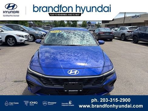 Used 2024 Hyundai Elantra SEL w/ Convenience Package FWD image 2