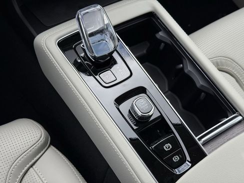 New 2026 Volvo XC90 B6 Ultra w/ Protection Package image 26