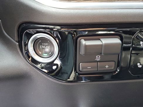 Used 2025 Chevrolet Silverado 1500 RST image 25