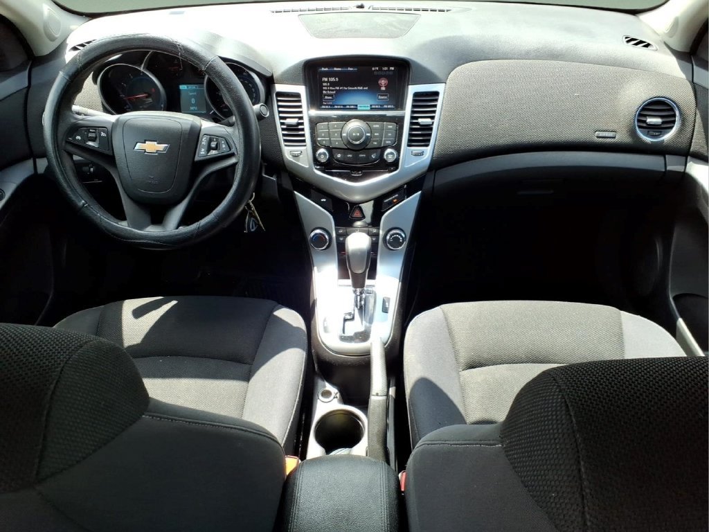 Used 2015 Chevrolet Cruze LT w/ Technology Package FWD image 15