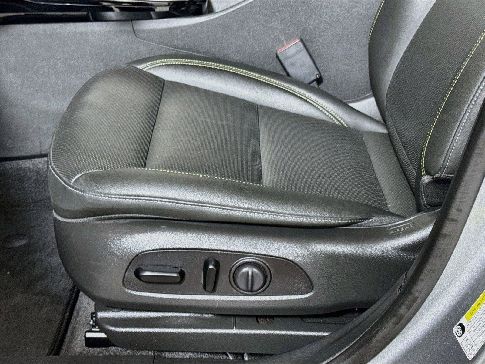 Used 2025 Chevrolet Trax ACTIV w/ Sunroof Package FWD image 16