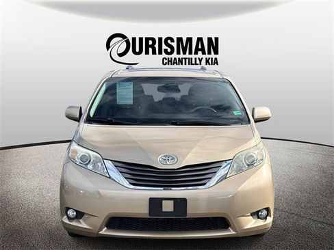 Used 2011 Toyota Sienna XLE image 6