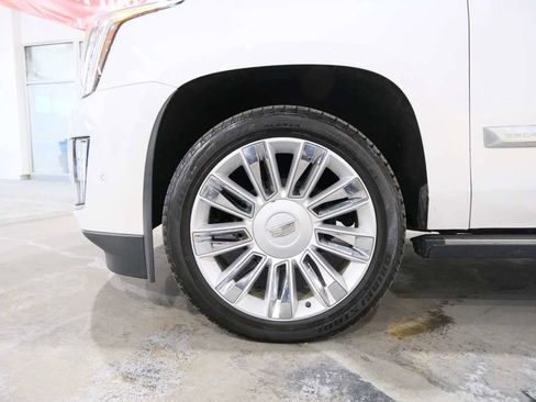 Used 2020 Cadillac Escalade ESV Platinum AWD/4WD image 5