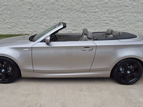 Used 2010 BMW 135i Convertible RWD image 4