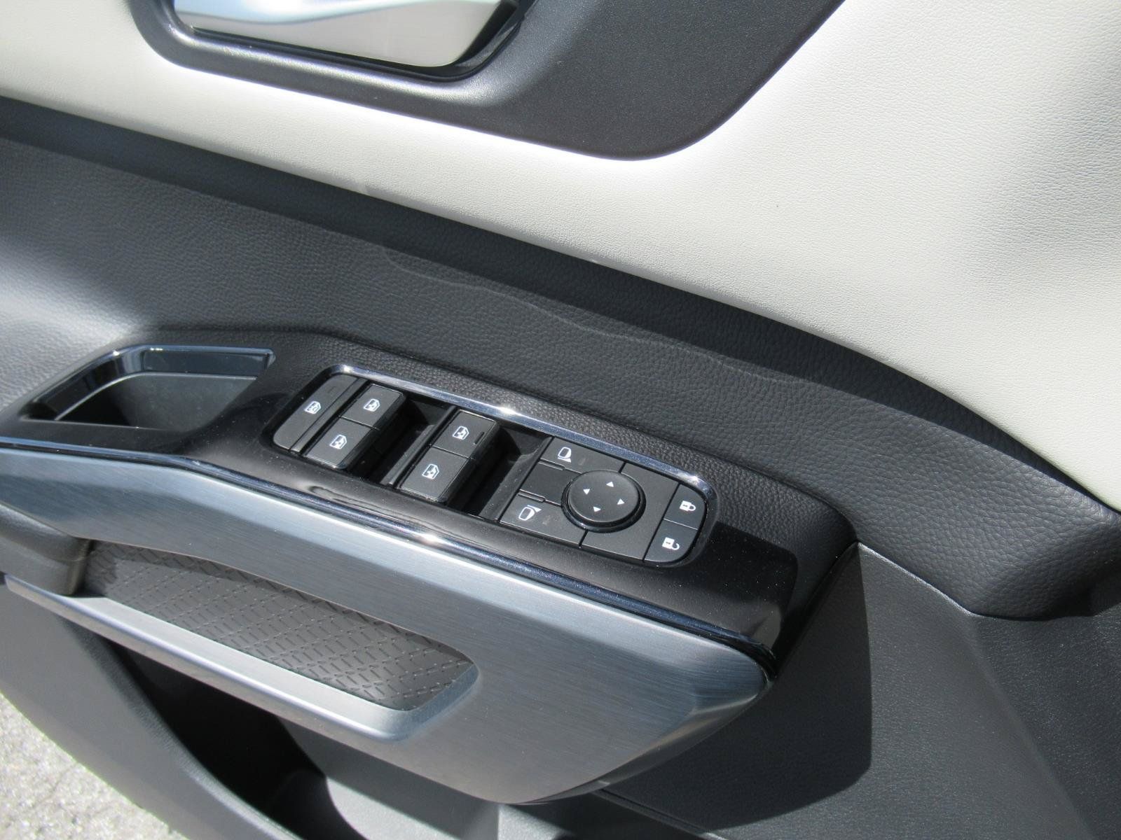 Used 2024 Nissan Pathfinder SL w/ SL Premium Package FWD image 23