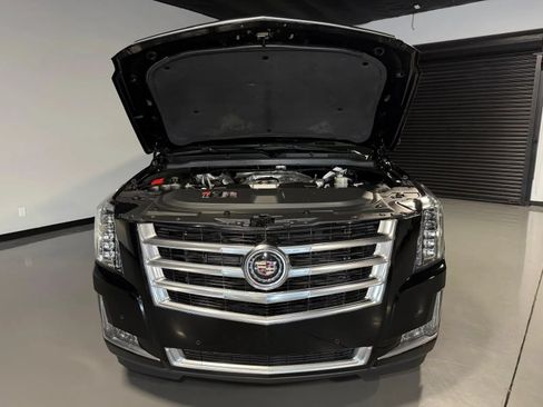 Used 2015 Cadillac Escalade ESV Premium AWD/4WD image 7
