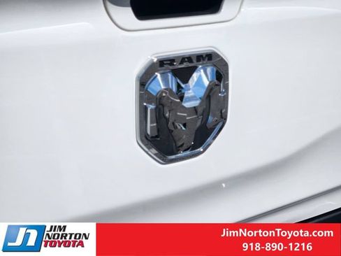 Used 2022 RAM 1500 Laramie AWD/4WD image 11
