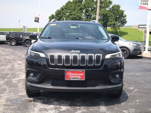 Used 2020 Jeep Cherokee Latitude Plus w/ Cold Weather Group AWD/4WD image 3