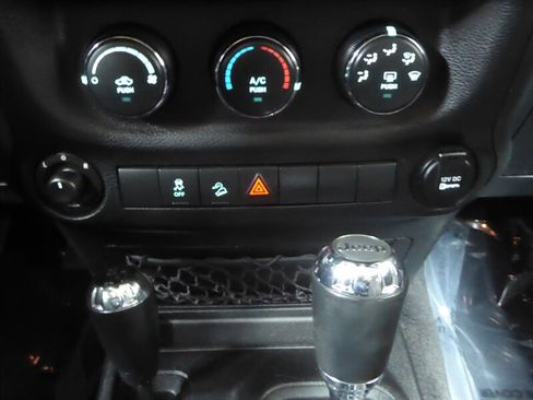 Used 2014 Jeep Wrangler Unlimited Sport w/ Quick Order Package 24S image 17