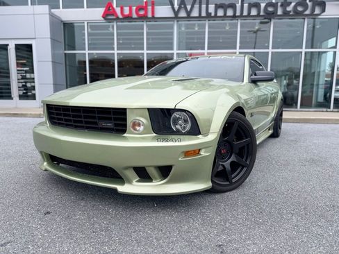 Used 2005 Ford Mustang GT image 2