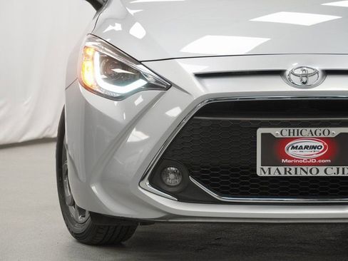 Used 2020 Toyota Yaris XLE image 7